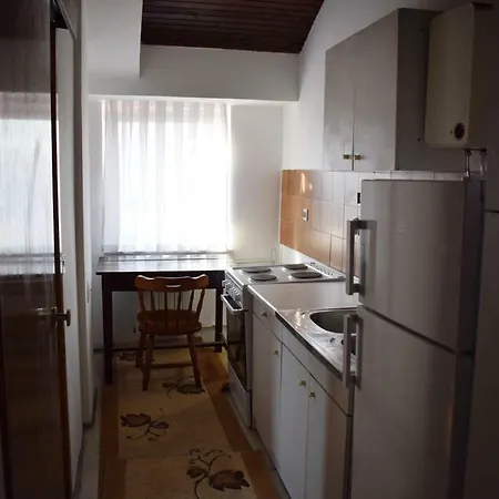 Spacious & Fully Furnished Apartmán *